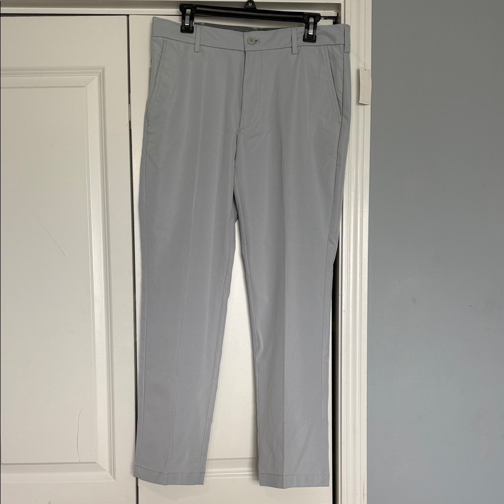 NWT Izod Light Gray Men's Chino Dress Pants - Straight Fit size 32/30